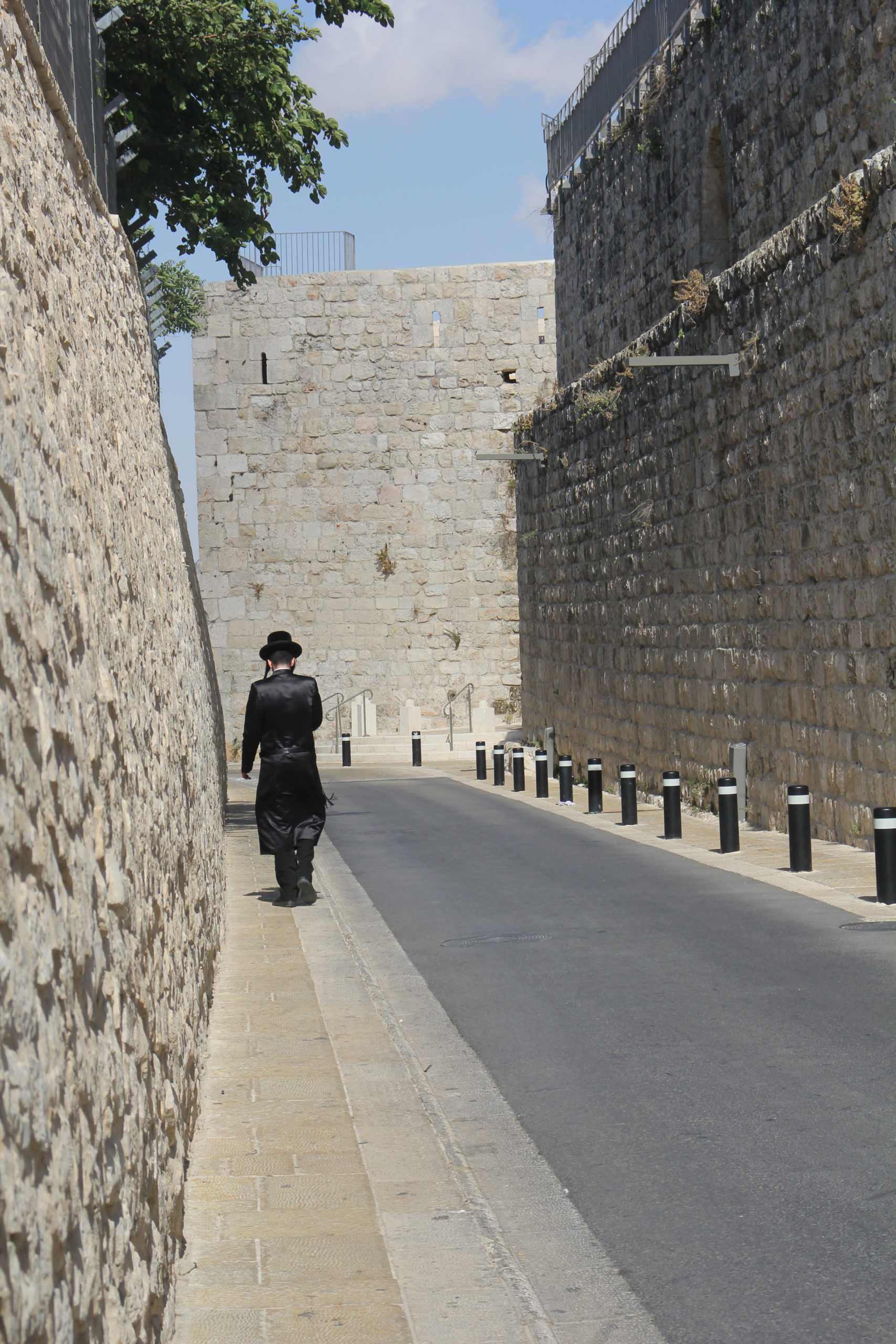 <p>Street alongside the old city wall.</p>
